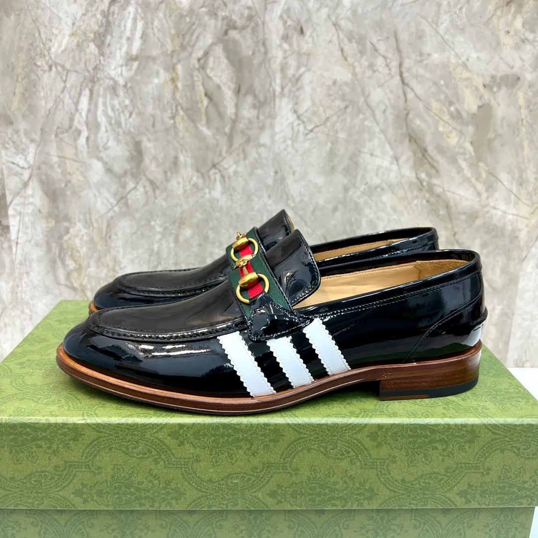 Original leather outsole P900 Brand: Co-branded Adidas｜GUCCI (Gucci) Standard code: Men's size 38–44 (45/46 can be customized) Grade: Same style as the official website Original quality Material: Original cowhide Leather lining Original leather outsole Style category: Men's fashionable casual leather shoes Distinguished big-name luxury elements top luxury Color: Actual picture